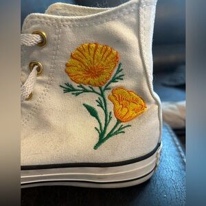 Yellow flower Converse shoes, size 6.5 only worn maybe twice excellent condition